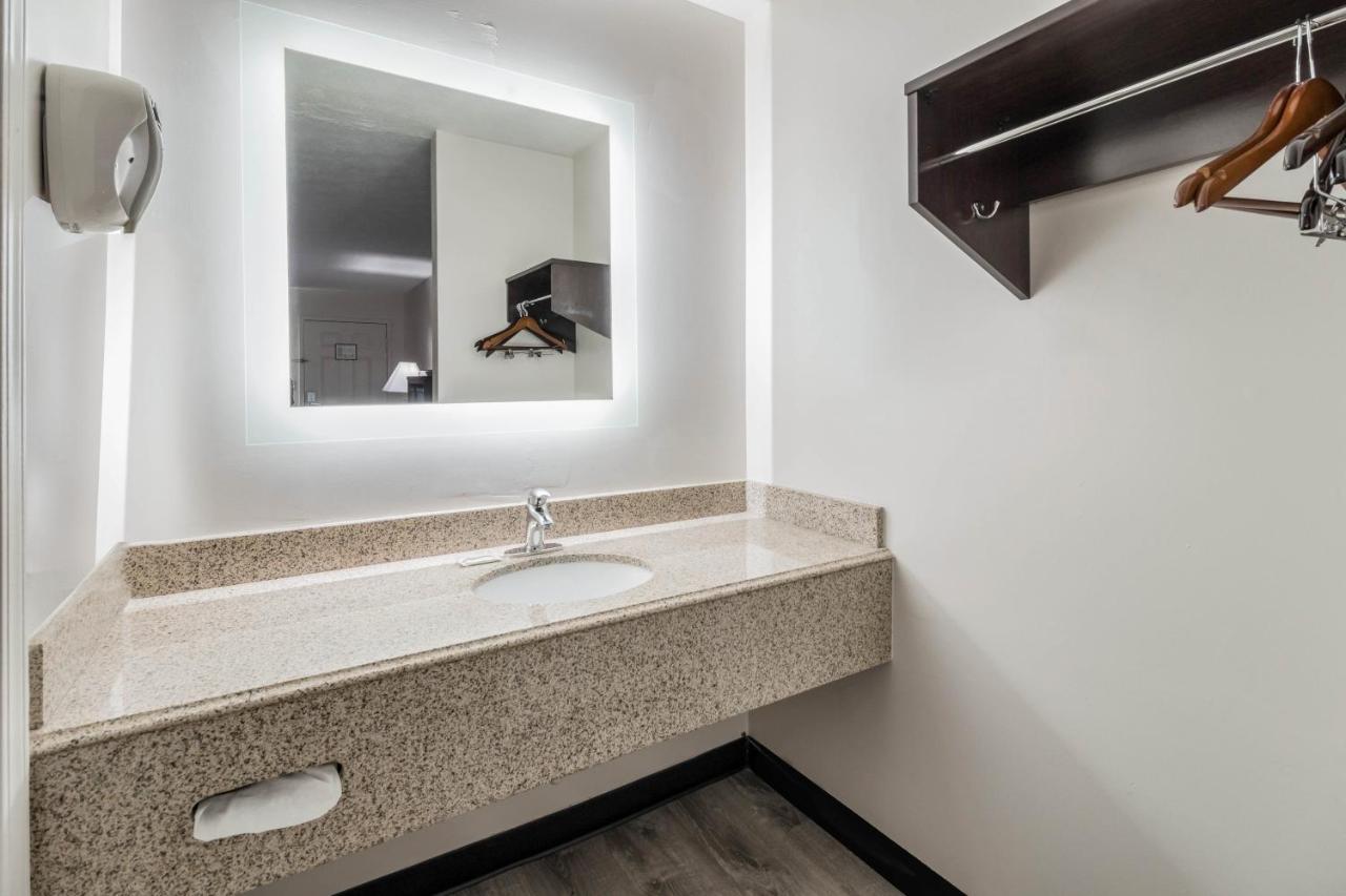 Red Roof Inn Cadiz Zewnętrze zdjęcie